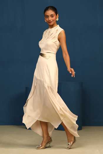 Vedangi Agarwal_Cream Georgette, Satin Night Fall Layered Bias Skirt _at_Aza_Fashions