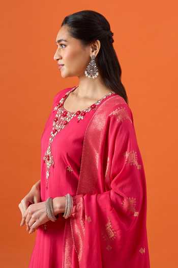 Shop_Khwaab By Sanjana Lakhani_Magenta Chanderi Round Neck Embroidered Kurta Set 