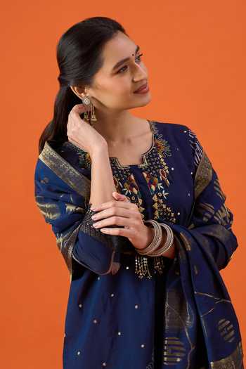 Khwaab By Sanjana Lakhani Blue Chanderi Square Neck Floral Print Kurta Set at Aza Fashions Khwaab By Sanjana Lakhani_Blue Chanderi Square Neck Floral Print Kurta Set _at_Aza_Fashions