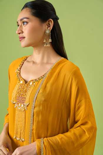 Khwaab By Sanjana Lakhani Yellow Satin Scoop Neck, Yes Voltex Neckline Embroidered Kurta Set at Aza Fashions Khwaab By Sanjana Lakhani_Yellow Satin Scoop Neck, Yes Voltex Neckline Embroidered Kurta Set _at_Aza_Fashions