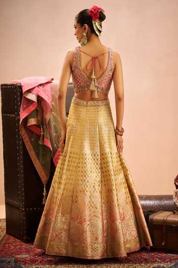 Samyukta Singhania_Gold Brocade Sweetheart Neck Hand Embroidered Blouse Lehenga Set _Online_at_Aza_Fashions