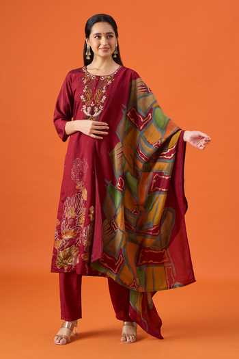 Khwaab By Sanjana Lakhani Hand Embroidered Kurta Set 