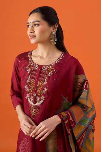 Khwaab By Sanjana Lakhani Maroon Chanderi Round Neck Hand Embroidered Kurta Set at Aza Fashions Khwaab By Sanjana Lakhani_Maroon Chanderi Round Neck Hand Embroidered Kurta Set _at_Aza_Fashions