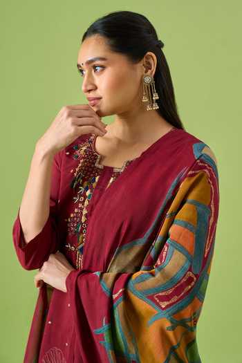 Khwaab By Sanjana Lakhani Maroon Chanderi Square Neck Floral Print Kurta Set at Aza Fashions Khwaab By Sanjana Lakhani_Maroon Chanderi Square Neck Floral Print Kurta Set _at_Aza_Fashions