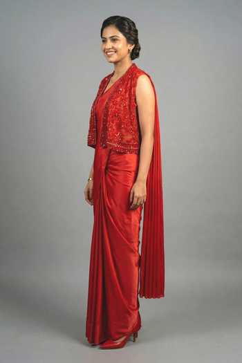 Buy Ellemora Fashions Red Net, Crepe, Satin Open Neck The Siren Saree Set With Jacket Online at Aza Fashions Buy_Ellemora Fashions_Red Net, Crepe, Satin Open Neck The Siren Saree Set With Jacket _Online_at_Aza_Fashions