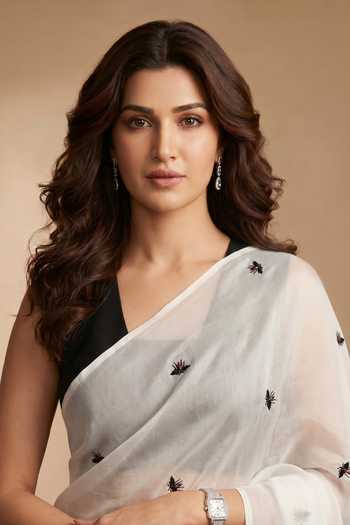 Shop Ellemora Fashions White Organza, Viscose V-neck Whispering Wings Saree With Blouse Online at Aza Fashions Shop_Ellemora Fashions_White Organza, Viscose V-neck Whispering Wings Saree With Blouse _Online_at_Aza_Fashions
