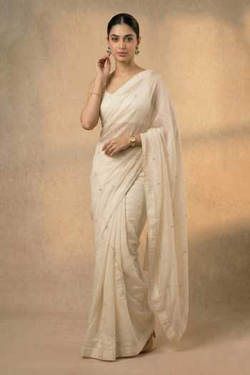Ellemora Fashions Delicate Daisy Saree With Blouse 