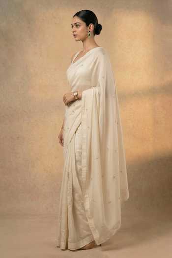 Buy Ellemora Fashions Ivory Organza, Viscose Round Neck Delicate Daisy Saree With Blouse Online at Aza Fashions Buy_Ellemora Fashions_Ivory Organza, Viscose Round Neck Delicate Daisy Saree With Blouse _Online_at_Aza_Fashions