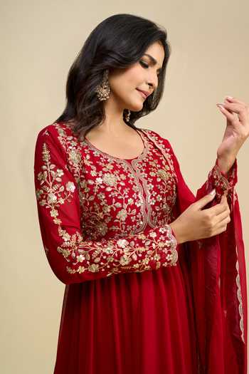 Shop Khwaab By Sanjana Lakhani Red Georgette Scoop Neck Embroidered Anarkali And Dupatta Set Shop_Khwaab By Sanjana Lakhani_Red Georgette Scoop Neck Embroidered Anarkali And Dupatta Set