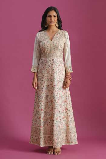 Khwaab By Sanjana Lakhani White Georgette V-neck Hand Embroidered Anarkali And Dupatta Set Online at Aza Fashions Khwaab By Sanjana Lakhani_White Georgette V-neck Hand Embroidered Anarkali And Dupatta Set _Online_at_Aza_Fashions