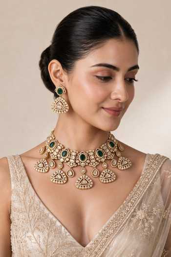 Vivinia By Vidhi Mehra Emerald Kundan Statement Necklace Set 