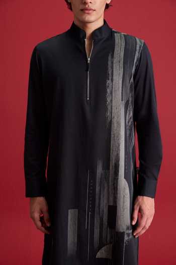 Zazu Black Cotton Satin Mandarin Collar Grid Kurta Set Online at Aza Fashions Zazu_Black Cotton Satin Mandarin Collar Grid Kurta Set _Online_at_Aza_Fashions