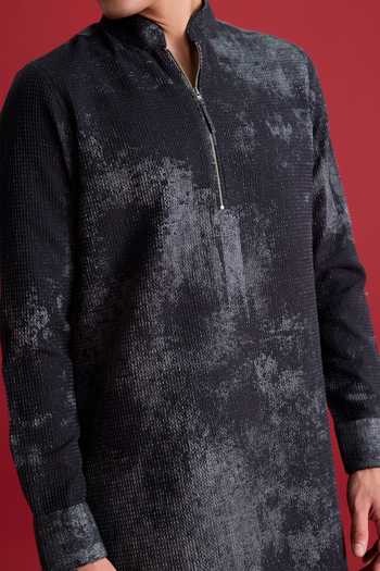 Buy Zazu Black Cotton Charcoal Haze Kurta Set Online at Aza Fashions Buy_Zazu_Black Cotton Charcoal Haze Kurta Set _Online_at_Aza_Fashions