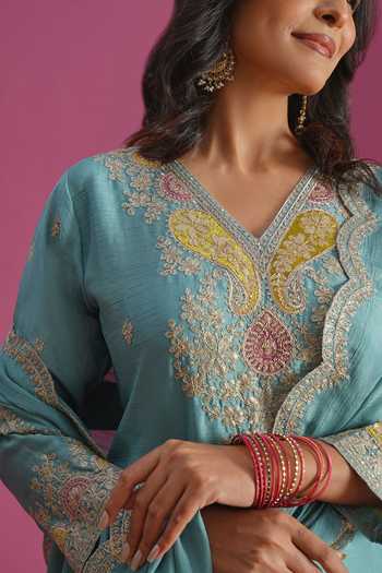 Khwaab By Sanjana Lakhani Blue Chinon V-neck, Yes Hand Embroidered Kurta Set at Aza Fashions Khwaab By Sanjana Lakhani_Blue Chinon V-neck, Yes Hand Embroidered Kurta Set _at_Aza_Fashions