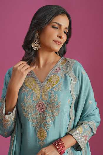 Buy Khwaab By Sanjana Lakhani Blue Chinon V-neck, Yes Hand Embroidered Kurta Set Buy_Khwaab By Sanjana Lakhani_Blue Chinon V-neck, Yes Hand Embroidered Kurta Set