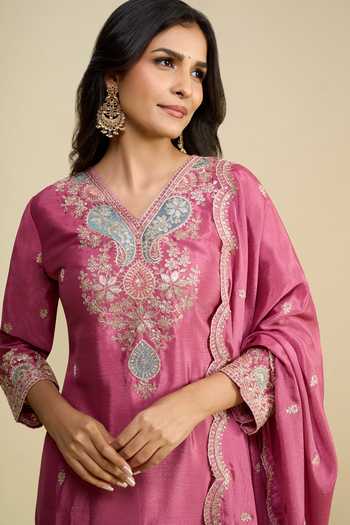 Shop_Khwaab By Sanjana Lakhani_Pink Chinon V-neck, Yes Hand Embroidered Kurta Set 