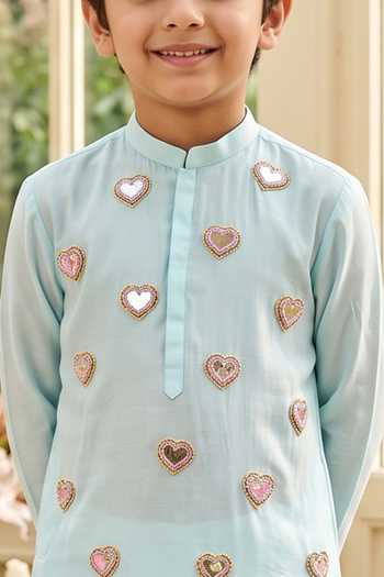 Panchhi By Kanupriya Tibrewala Green Crepe, Modal, Satin Dil Ki Dukaan Embroidered Kurta Set Online at Aza Fashions Panchhi By Kanupriya Tibrewala_Green Crepe, Modal, Satin Dil Ki Dukaan Embroidered Kurta Set _Online_at_Aza_Fashions
