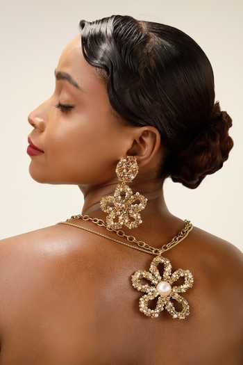 Bijoux By Priya Chandna Pearl Bloom Long Pendant Necklace 