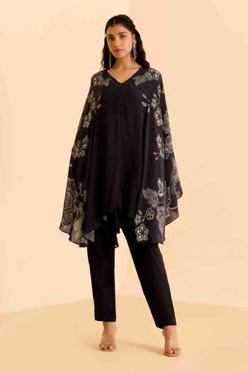 Ritu Kumar Black Cotton, Viscose V-neck Floral Print Full Sleeve Kurta Set Online at Aza Fashions Ritu Kumar_Black Cotton, Viscose V-neck Floral Print Full Sleeve Kurta Set _Online_at_Aza_Fashions