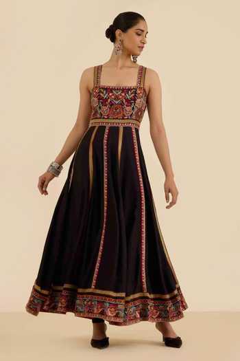 Ritu Kumar Black Crepe, Chiffon, Viscose, Lycra Square Neck, Yes Sasha Kurta Leggings Set Online at Aza Fashions Ritu Kumar_Black Crepe, Chiffon, Viscose, Lycra Square Neck, Yes Sasha Kurta Leggings Set _Online_at_Aza_Fashions