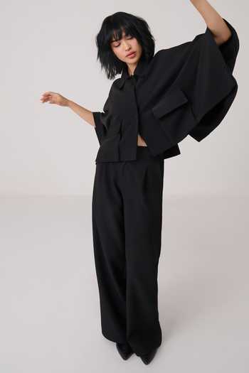 Buy Chillosophy Black Crepe Collared Neck Nami Cropped Cape Style Shacket Online at Aza Fashions Buy_Chillosophy_Black Crepe Collared Neck Nami Cropped Cape Style Shacket _Online_at_Aza_Fashions