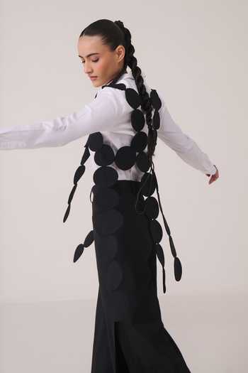 Buy_Chillosophy_White Poplin Button-down Neck Yohji Crisp Shirt _Online_at_Aza_Fashions