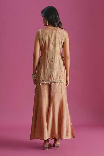 Samyukta Singhania Embroidered Kurta Set 