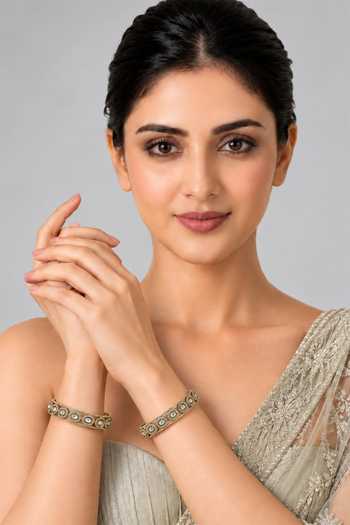 Vivinia By Vidhi Mehra Round Motif Moissanite Polki Pair of Bangles