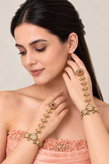 Vivinia By Vidhi Mehra Kundan Pearl Chain Haathphool - 1 Pair 
