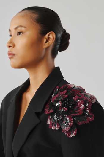Buy Aroka Black Crepe V-neck Zia Cropped Jacket Online at Aza Fashions Buy_Aroka_Black Crepe V-neck Zia Cropped Jacket _Online_at_Aza_Fashions