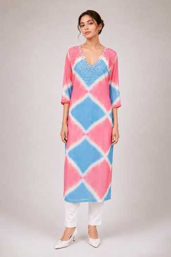 Label Ivish Pink Cotton, Chiffon V-neck Tie Dye Kurta And Pant Set Online at Aza Fashions Label Ivish_Pink Cotton, Chiffon V-neck Tie Dye Kurta And Pant Set _Online_at_Aza_Fashions