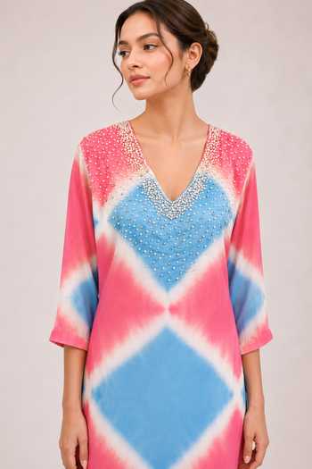 Shop Label Ivish Pink Cotton, Chiffon V-neck Tie Dye Kurta And Pant Set Online at Aza Fashions Shop_Label Ivish_Pink Cotton, Chiffon V-neck Tie Dye Kurta And Pant Set _Online_at_Aza_Fashions