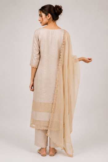 Label Ivish Embroidered Kurta Set 
