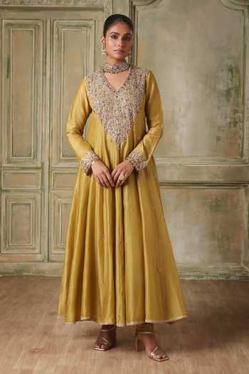 Shop Label Niti Bothra Yellow Silk, Organza, Chanderi, Tencel V-neck Zar-rang Kalidar Kurta Set Online at Aza Fashions Shop_Label Niti Bothra_Yellow Silk, Organza, Chanderi, Tencel V-neck Zar-rang Kalidar Kurta Set _Online_at_Aza_Fashions