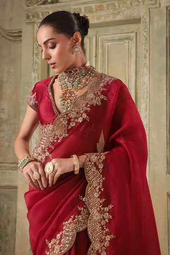 Buy Label Niti Bothra Maroon Silk, Organza V-neck Zar-rang Scallop Border Saree Set Online at Aza Fashions Buy_Label Niti Bothra_Maroon Silk, Organza V-neck Zar-rang Scallop Border Saree Set _Online_at_Aza_Fashions