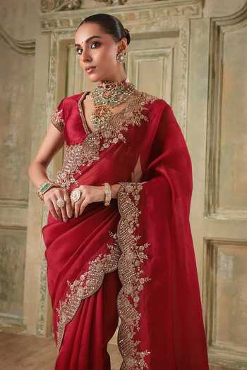 Buy Label Niti Bothra Maroon Silk, Organza V-neck Zar-rang Scallop Border Saree Set Buy_Label Niti Bothra_Maroon Silk, Organza V-neck Zar-rang Scallop Border Saree Set