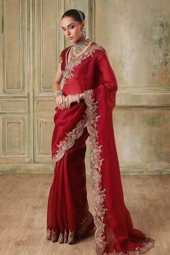 Shop Label Niti Bothra Maroon Silk, Organza V-neck Zar-rang Scallop Border Saree Set Shop_Label Niti Bothra_Maroon Silk, Organza V-neck Zar-rang Scallop Border Saree Set