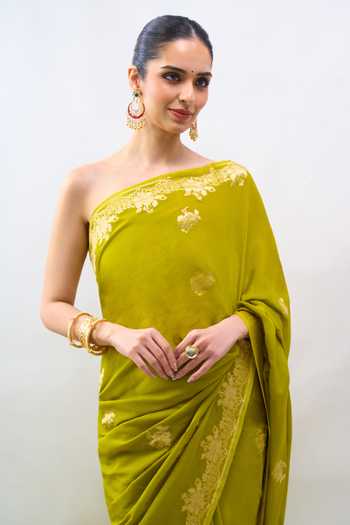 Mint N Oranges_Green Georgette Floral Embroidered Saree With Running Blouse _at_Aza_Fashions