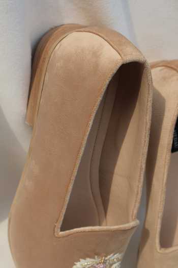 Shradha Hedau Footwear Couture Beige Nawab Handcrafted Juttis Online at Aza Fashions Shradha Hedau Footwear Couture_Beige Nawab Handcrafted Juttis _Online_at_Aza_Fashions