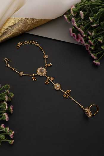 Swabhimann Embellished Hathphool 