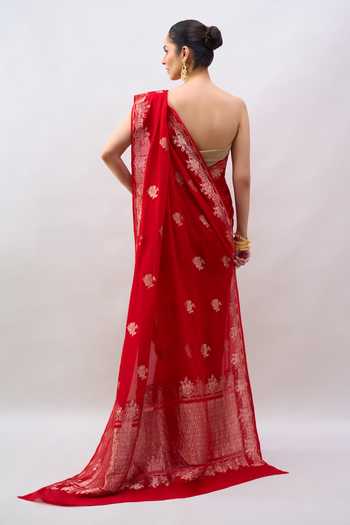 Mint N Oranges Floral Motif Saree With Running Blouse 