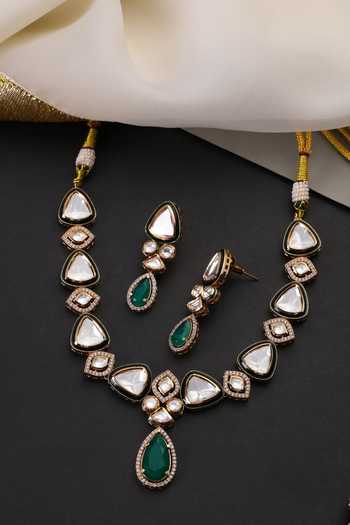Swabhimann Emerald & Polki Necklace Set 