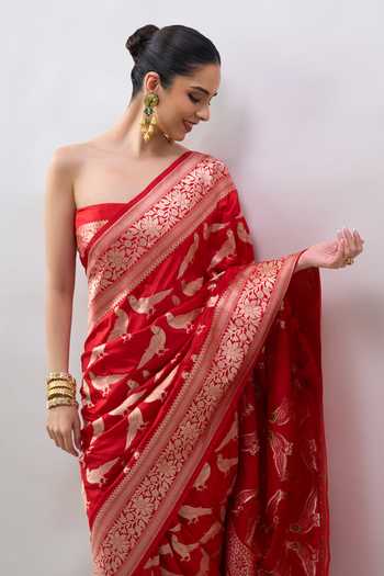 Buy Mint N Oranges Red Silk Handwoven Banarasi Saree With Unstitched Blouse Online at Aza Fashions Buy_Mint N Oranges_Red Silk Handwoven Banarasi Saree With Unstitched Blouse _Online_at_Aza_Fashions