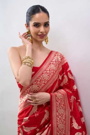 Shop Mint N Oranges Red Silk Handwoven Banarasi Saree With Unstitched Blouse Online at Aza Fashions Shop_Mint N Oranges_Red Silk Handwoven Banarasi Saree With Unstitched Blouse _Online_at_Aza_Fashions