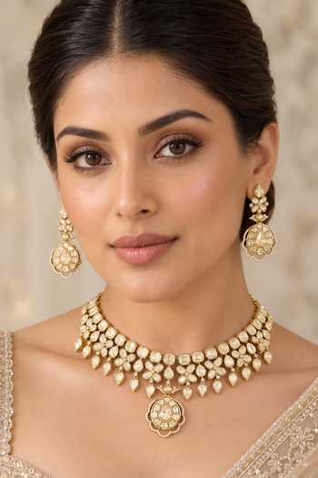Zevar By Geeta Kundan Polki Necklace & Pair of Earrings Set 