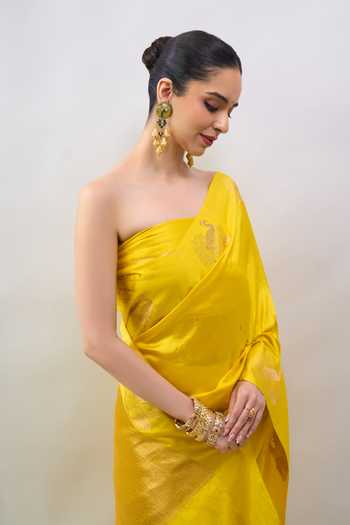 Mint N Oranges_Yellow Silk Hand Woven Saree With Unstitched Blouse Piece _at_Aza_Fashions