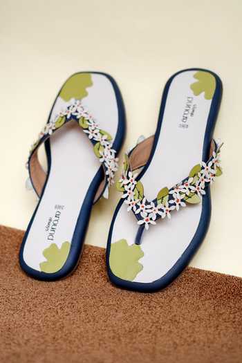 Around Always Jasmine Leafy Detailed Flat Sandals