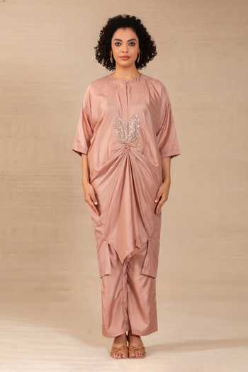 Shop Eeda Pink Silk Mandarin Collar Silsila Paisley Motif Kurta And Pant Set Online at Aza Fashions Shop_Eeda_Pink Silk Mandarin Collar Silsila Paisley Motif Kurta And Pant Set _Online_at_Aza_Fashions