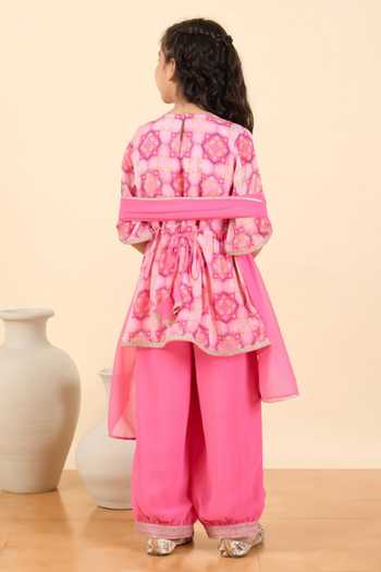 StyloBug Flower Print Kurta Set 