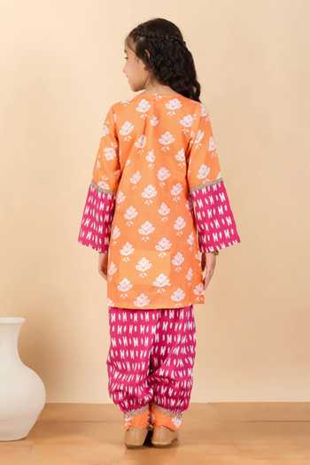 StyloBug Printed Kurta & Salwar Set 